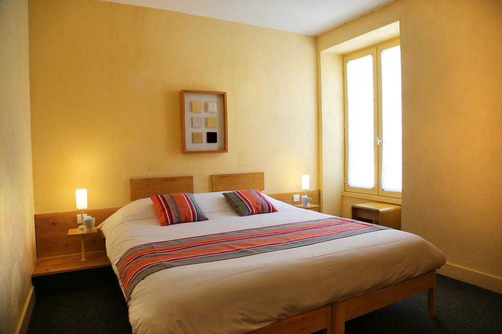 Hotel Logis La Garissade Murat Exterior foto