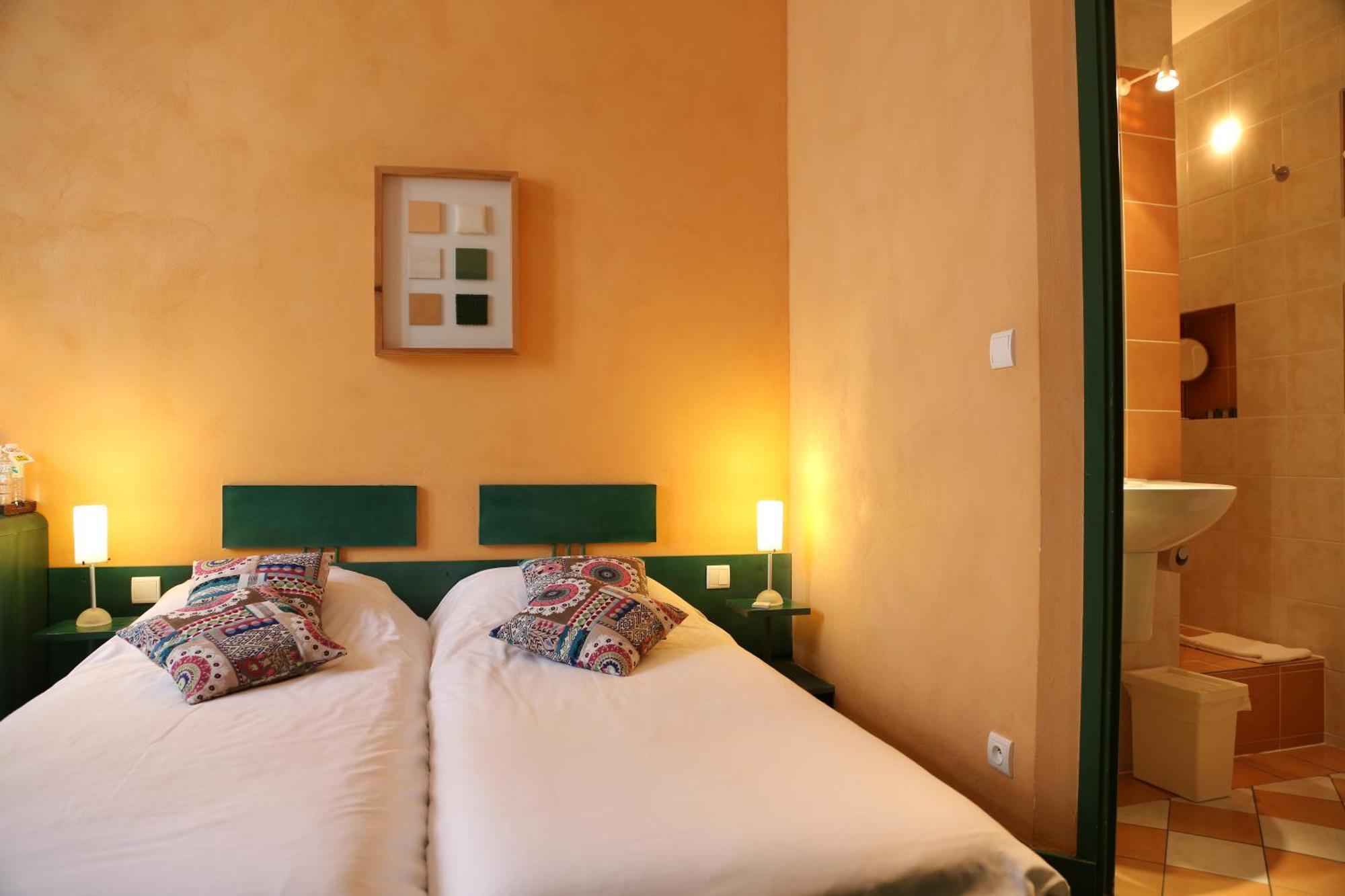 Hotel Logis La Garissade Murat Exterior foto
